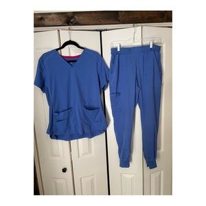 MEDCOUTURE Scrub Set